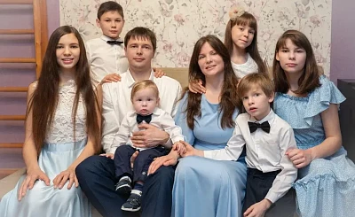 Более 4000 многодетных семей из Ленинского округа получают социальные меры поддержки 