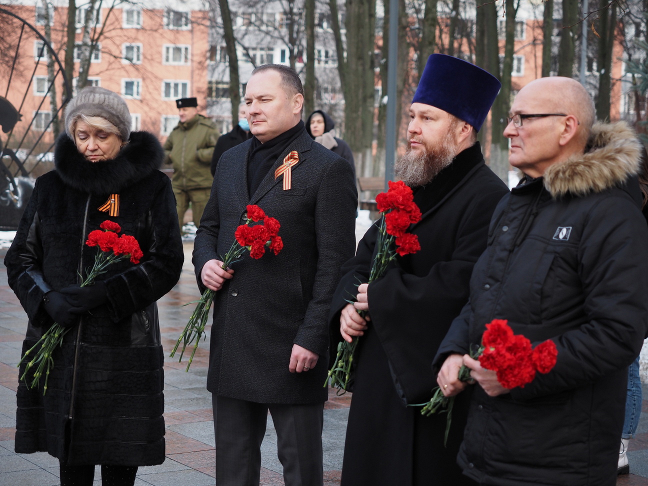 Глава Ленинского округа Алексей Спасский возложил цветы к Вечному огню в память о павших в Битве за Москву