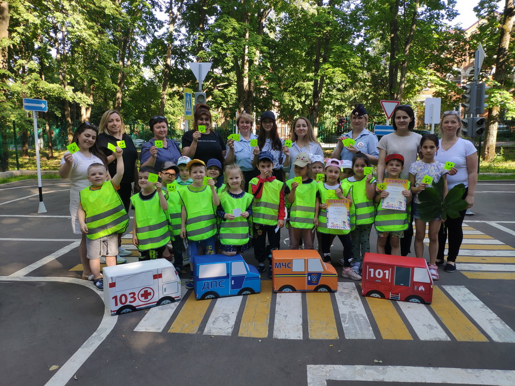 В Ленинском городском округе проведено мероприятие «Научите детей безопасному поведению на дороге»