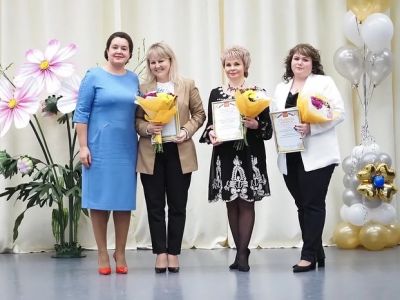 В Ленинском округе педагогов поздравили с профессиональным праздником
