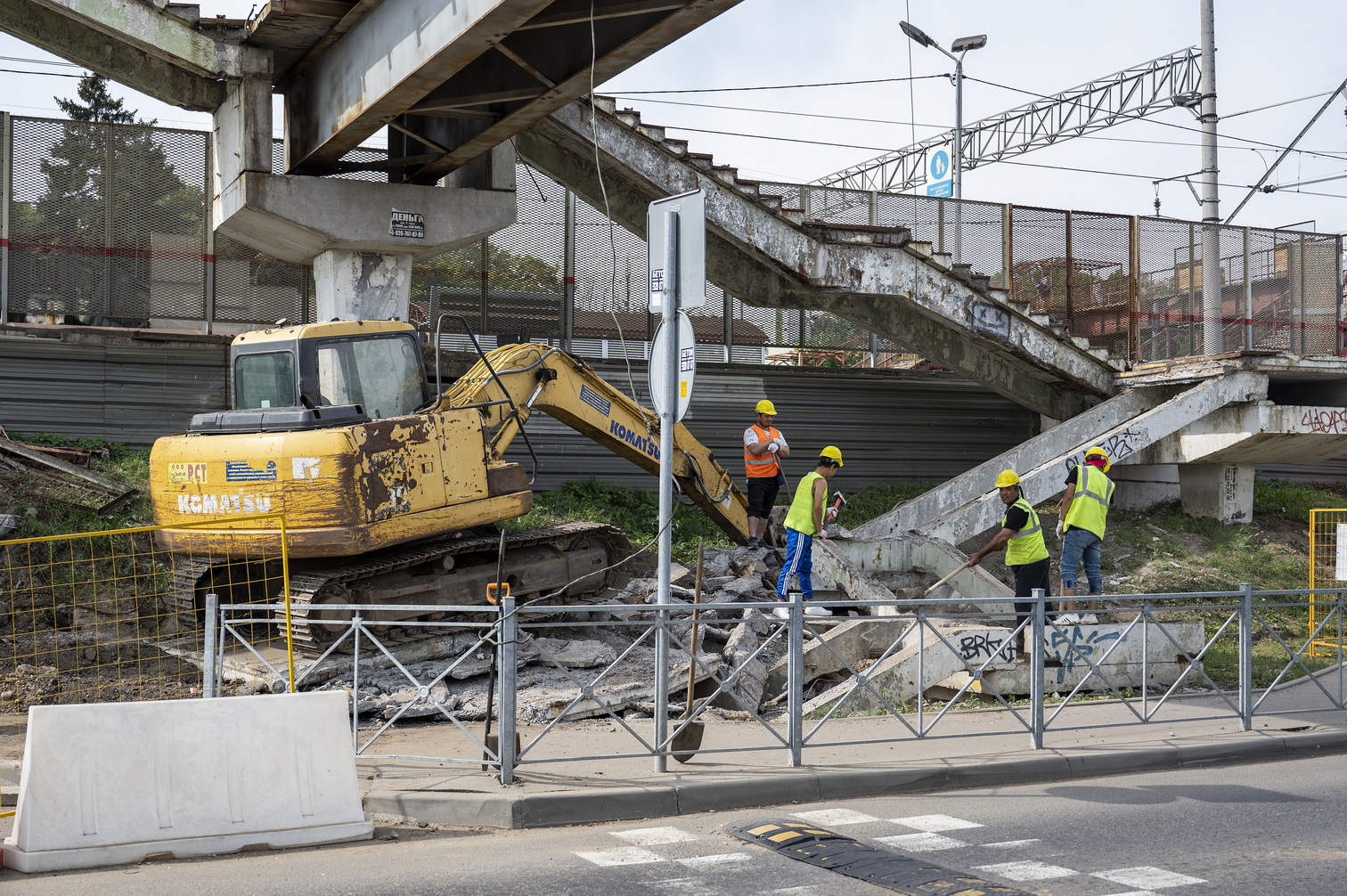 Аварийный пешеходный мост на станции Расторгуево в Видном демонтируют до конца сентября
