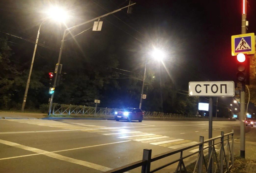 Дополнительное освещение установили на 24 пешеходных переходах Ленинского округа
