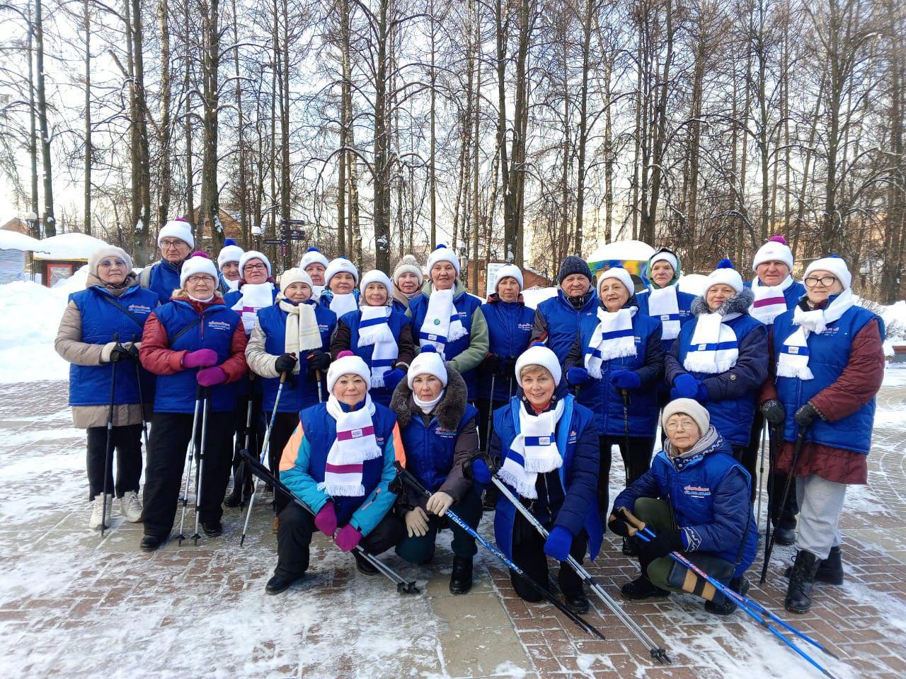 Активные долголеты Ленинского округа отметили День зимних видов спорта