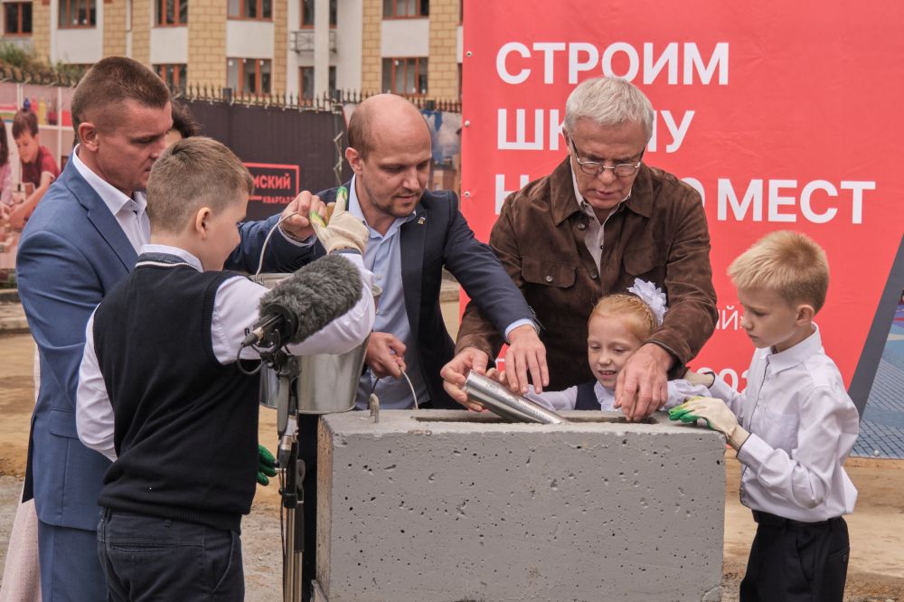 В Ленинском округе дан старт строительству трех новых школ по госпрограмме