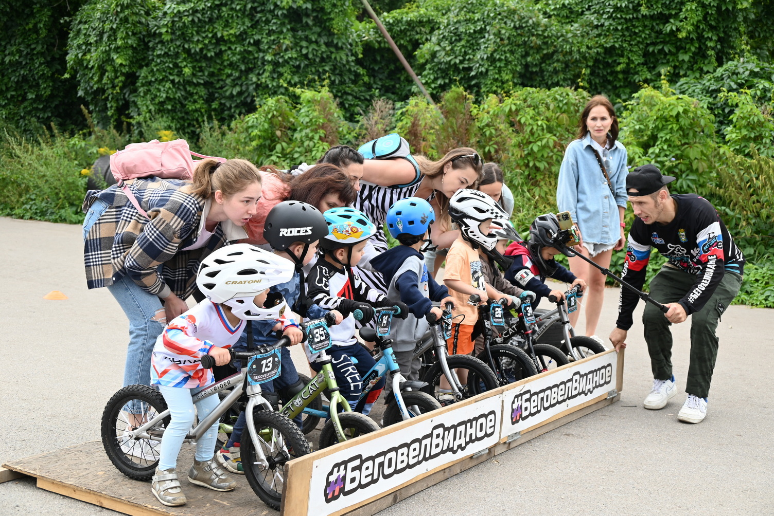 Порядка 150 маленьких спортсменов приняли участие в гонках на велосипедах и беговелах в Видном