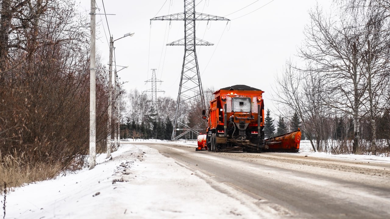 Дорожные службы Подмосковья переведены на усиленный режим работы из-за прогнозируемого снегопада