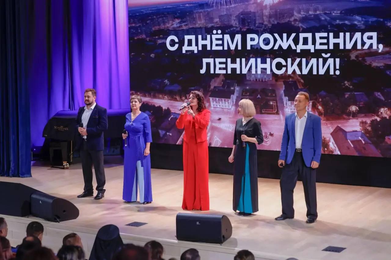 Почётных граждан и лауреатов премии отметили в Ленинском округе