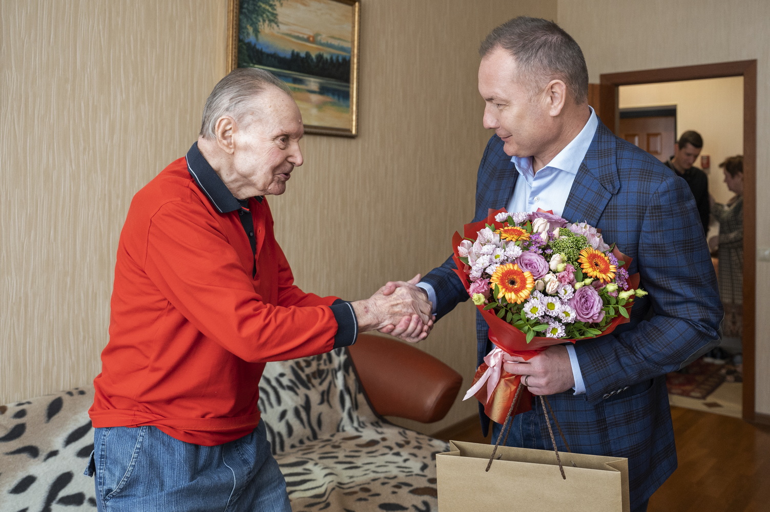 Алексей Спасский поздравил со 100-летним юбилеем ветерана Ивана Григорьевича Серякова