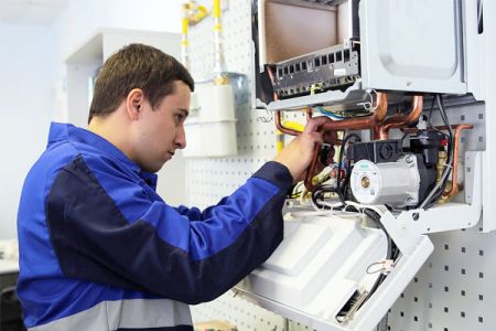 В Ленинском округе продолжают устанавливать  автоматические системы контроля газовой безопасности