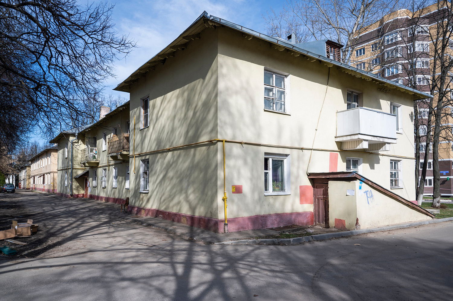 Двенадцать аварийных домов будут расселены в Ленинском округе до 2027 года