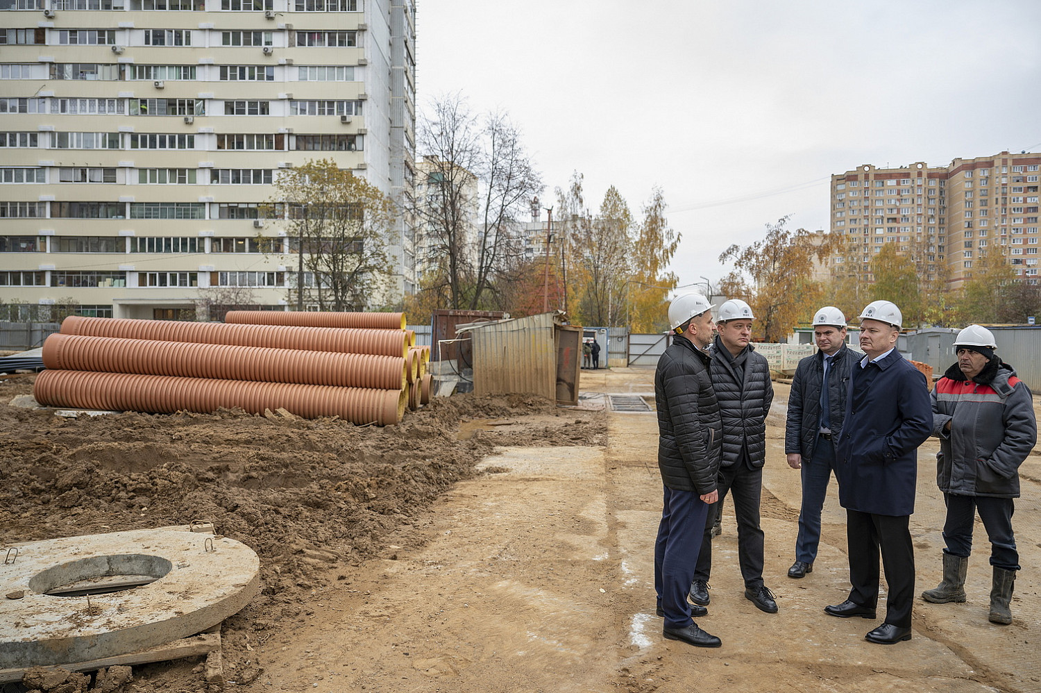 Алексей Спасский проверил ход строительства ЖК «Три квартала» в поселке Развилка