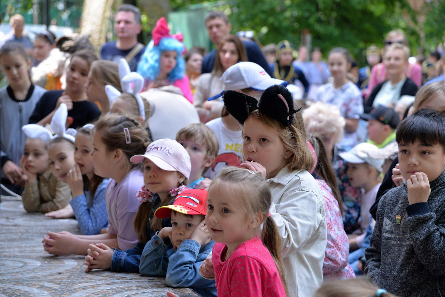 2,5 тысячи стаканчиков мороженого от команды губернатора бесплатно раздали детям в Центральном парке Видного 1 июня