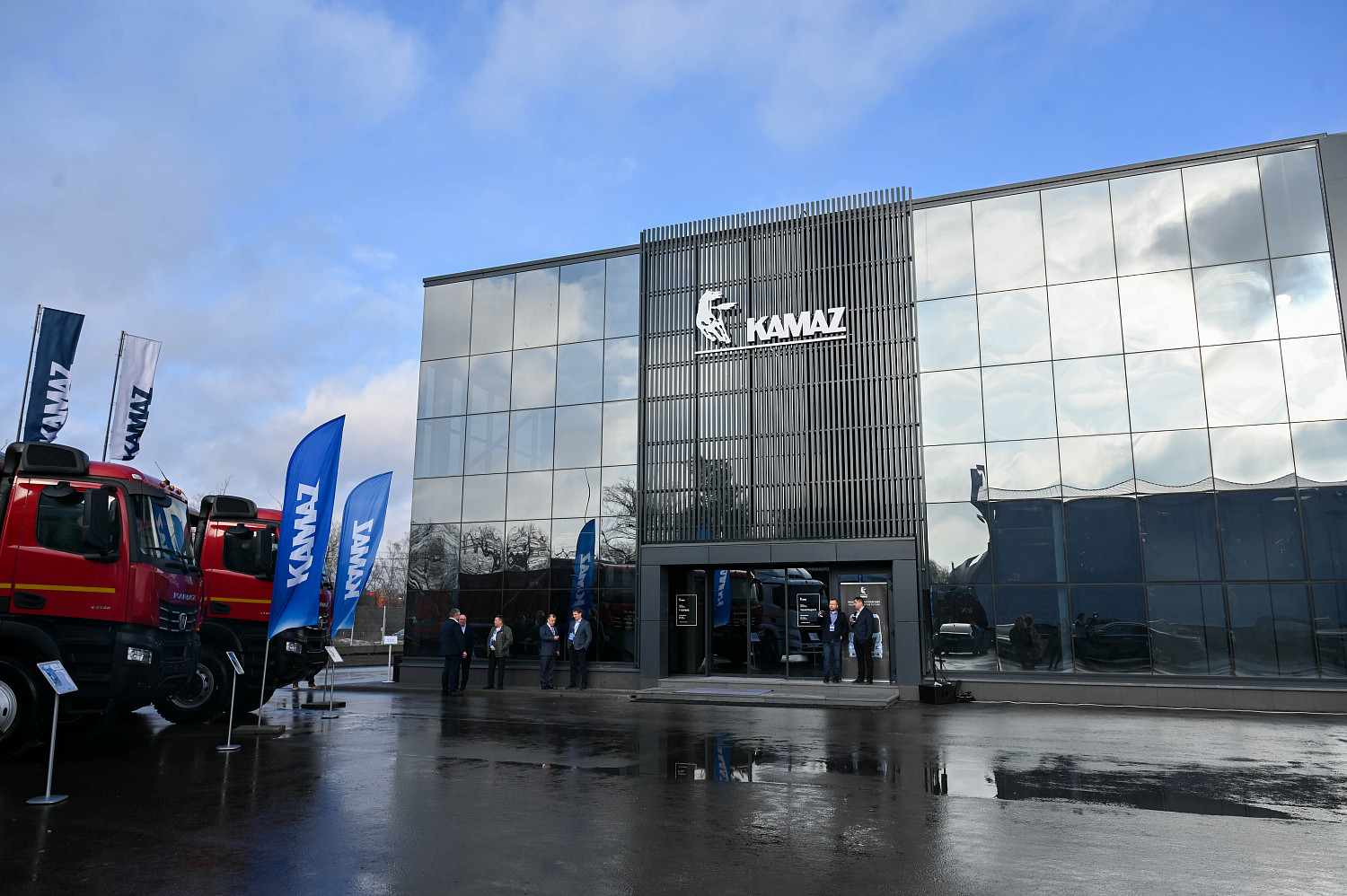 Дилерский центр «Камаз» открыли в подмосковном Ленинском округе